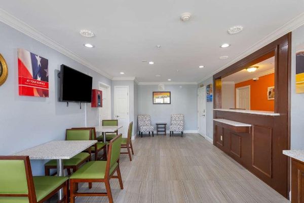 COUNTRY HEARTH INN AND SUITES (Leesburg)